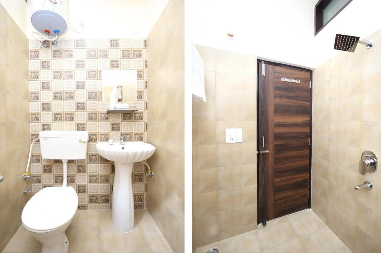 Oyo 16126 Aanantham Hotel Ludhiana Ngoại thất bức ảnh