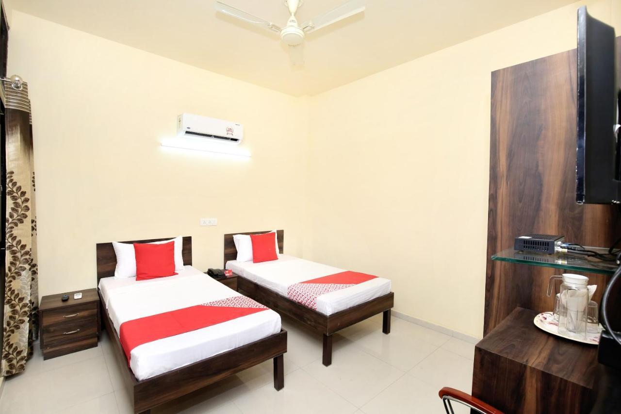 Oyo 16126 Aanantham Hotel Ludhiana Ngoại thất bức ảnh